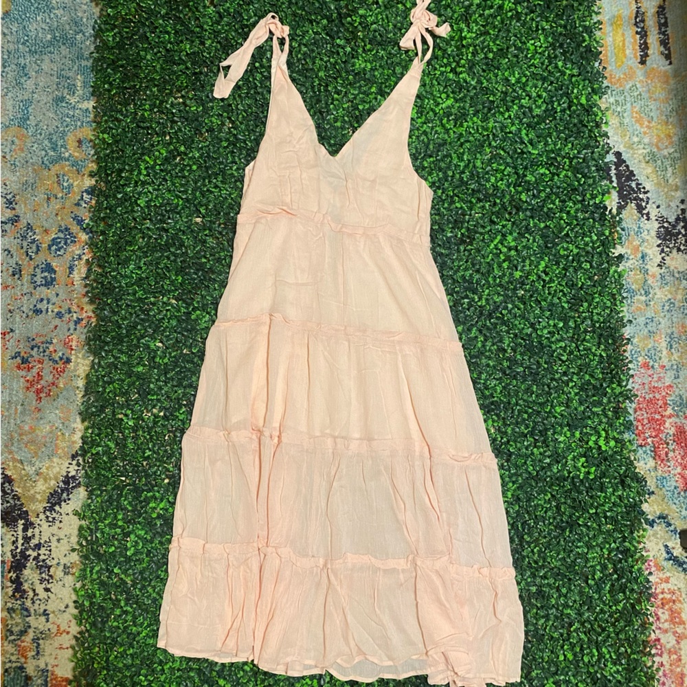 Illa Illa Brand. Light Pink Dress. Worn Once. Size Medium.